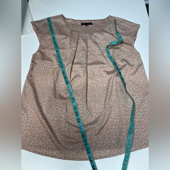 🛍️VIOLET & CLAIRE Soft‎ peach with gray dot pattern top size M. - Picture 13 of 13
